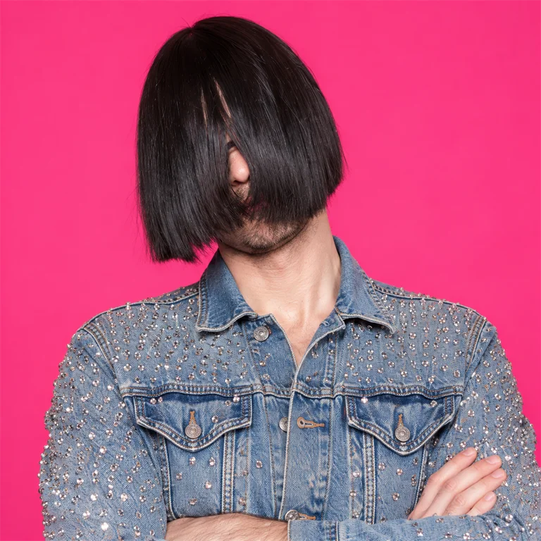 The fringe, its face